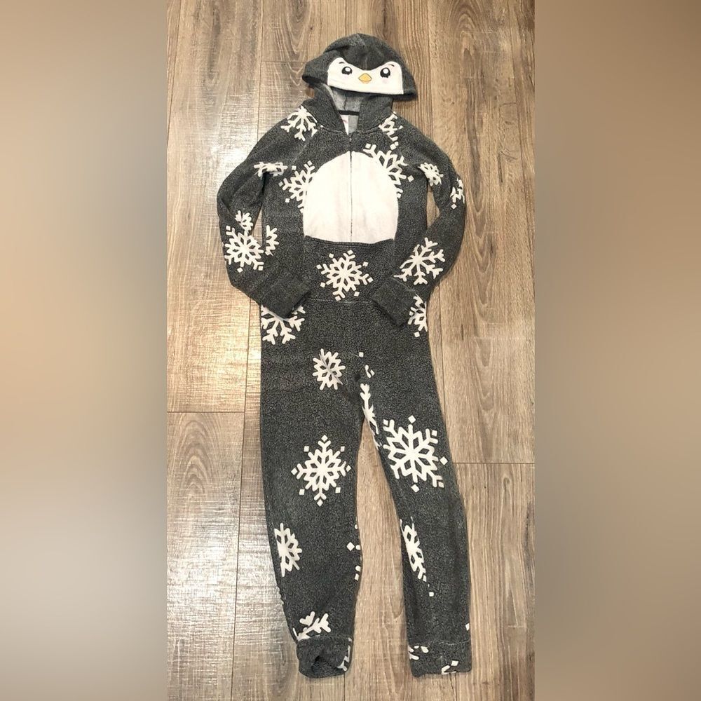 Girls Justice Onesie Size 8 Grey and White Snowflake One-Piece Pajama